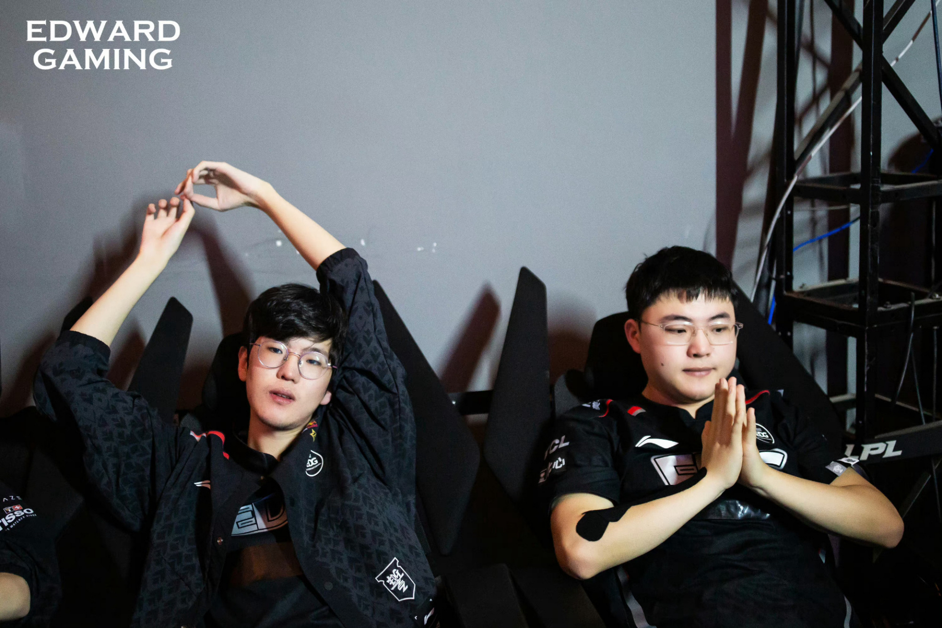 FNC翻盘EDG，JackeyLove完成史诗逆转宿命之战八强赛，留下经典瞬间的简单介绍