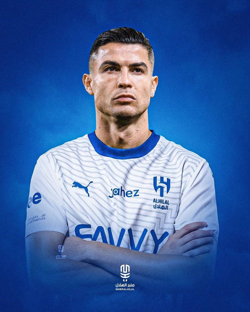 皇马宣布签下巴黎前锋，引发球迷热议的简单介绍