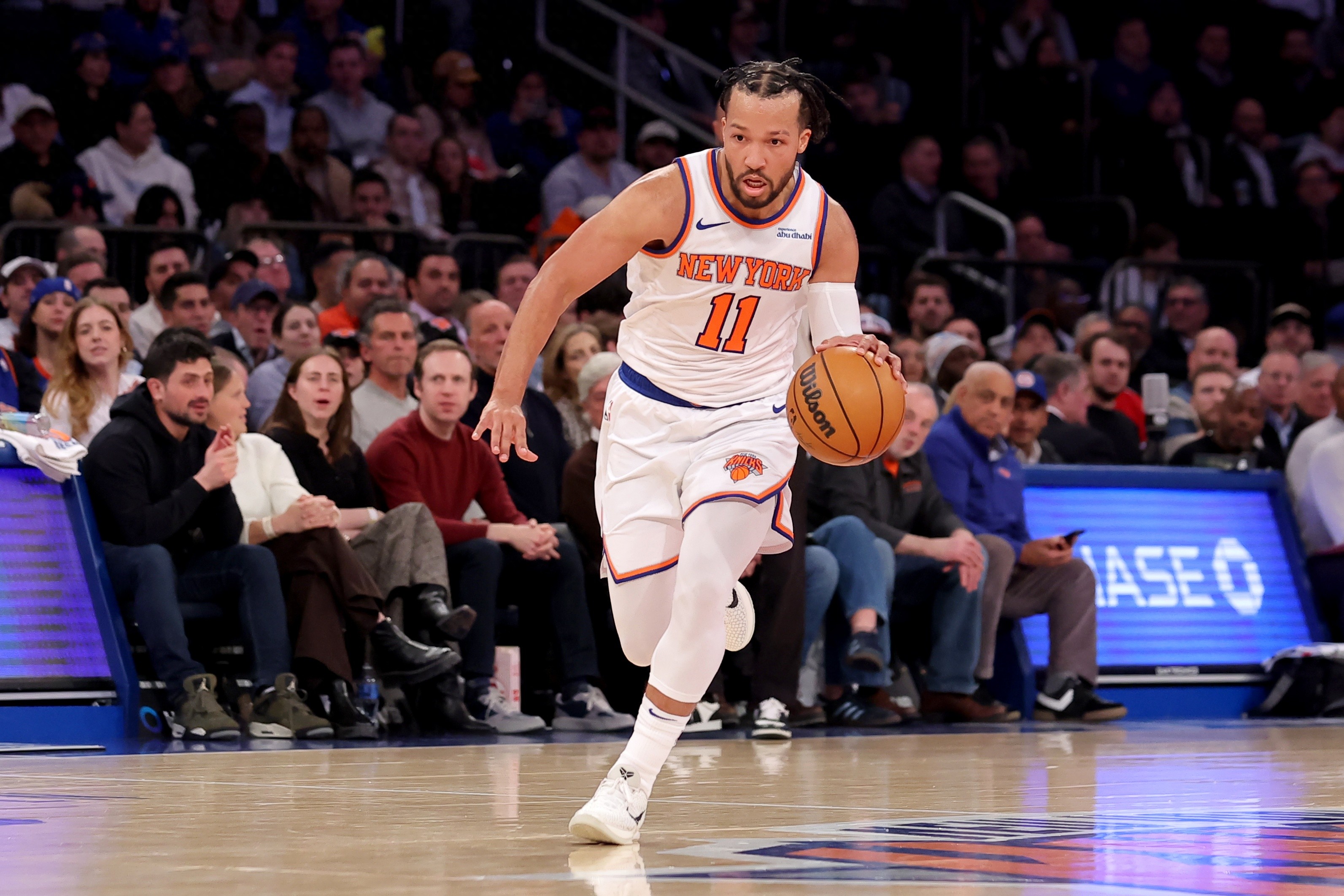 尼克斯血洗篮网，浓眉爆发神勇