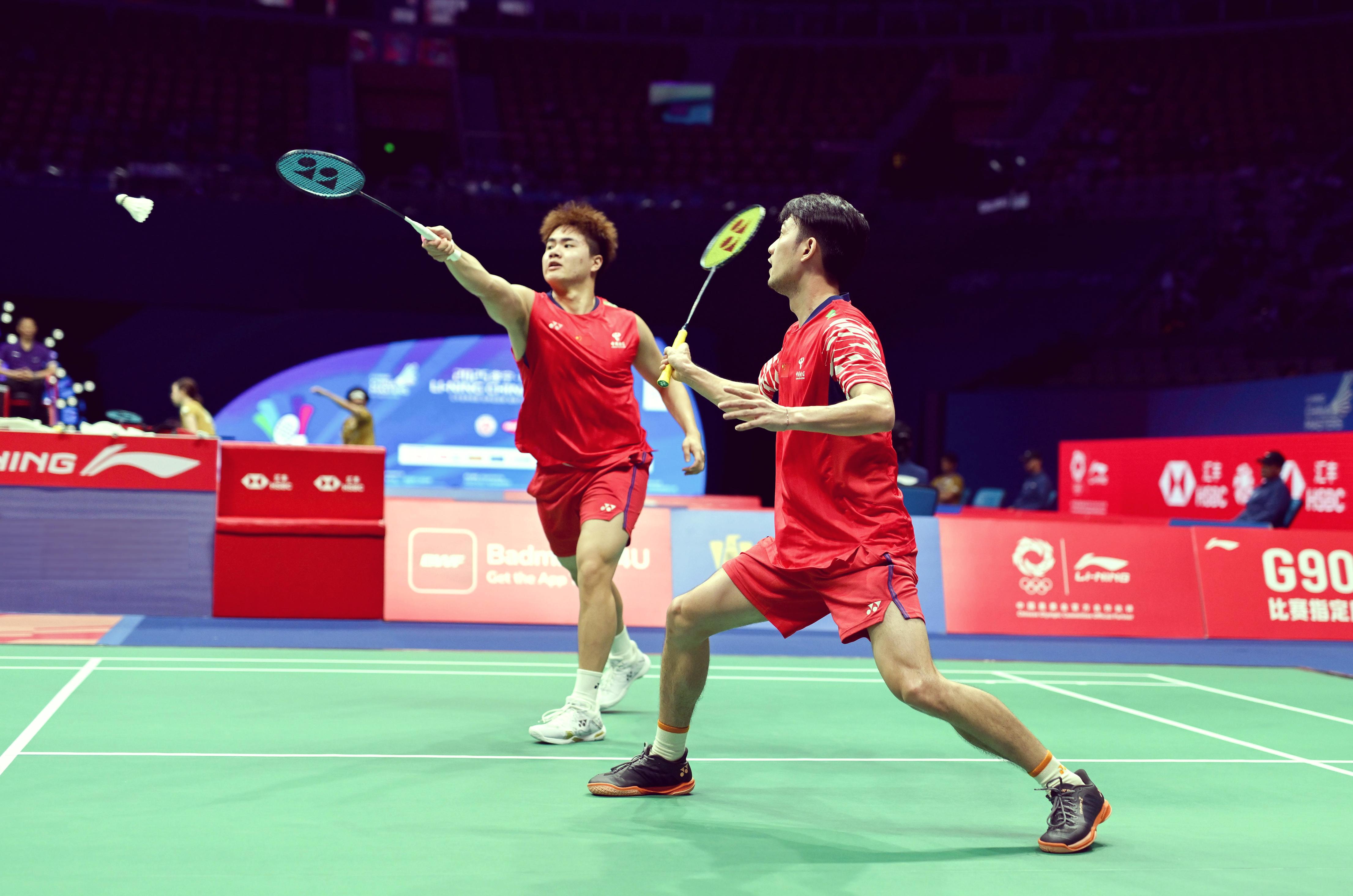 包含中国羽毛球队轻取马来西亚羽毛球队，安赛龙爆发神勇的词条