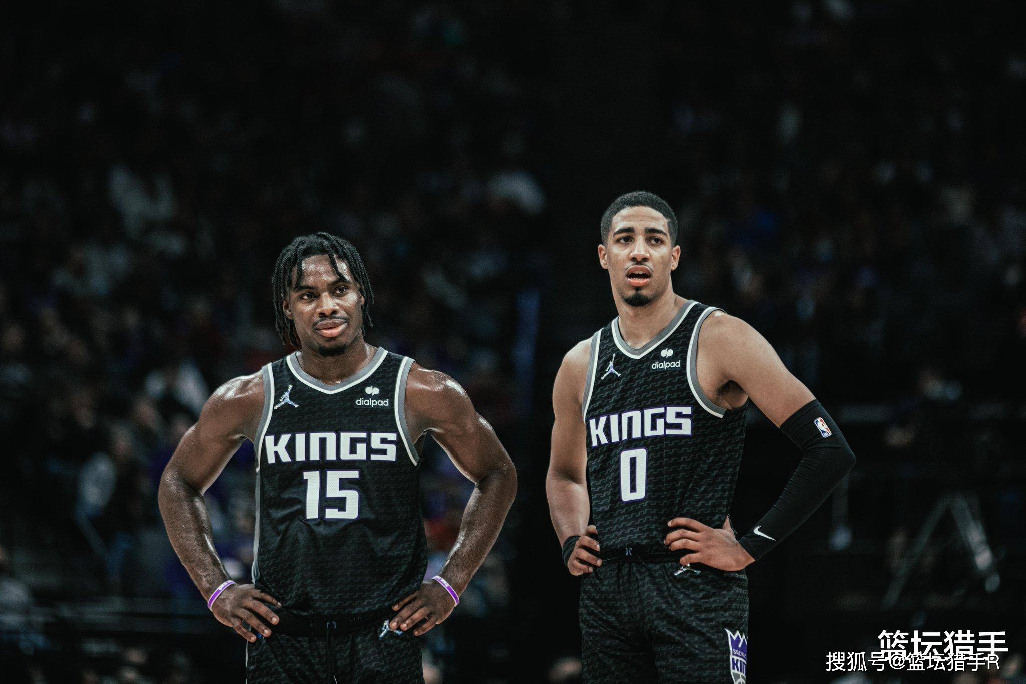 爵士险胜国王,瓦兰丘纳斯统治全场的简单介绍 爵士险胜国王,瓦兰丘纳斯统治全场的简单介绍