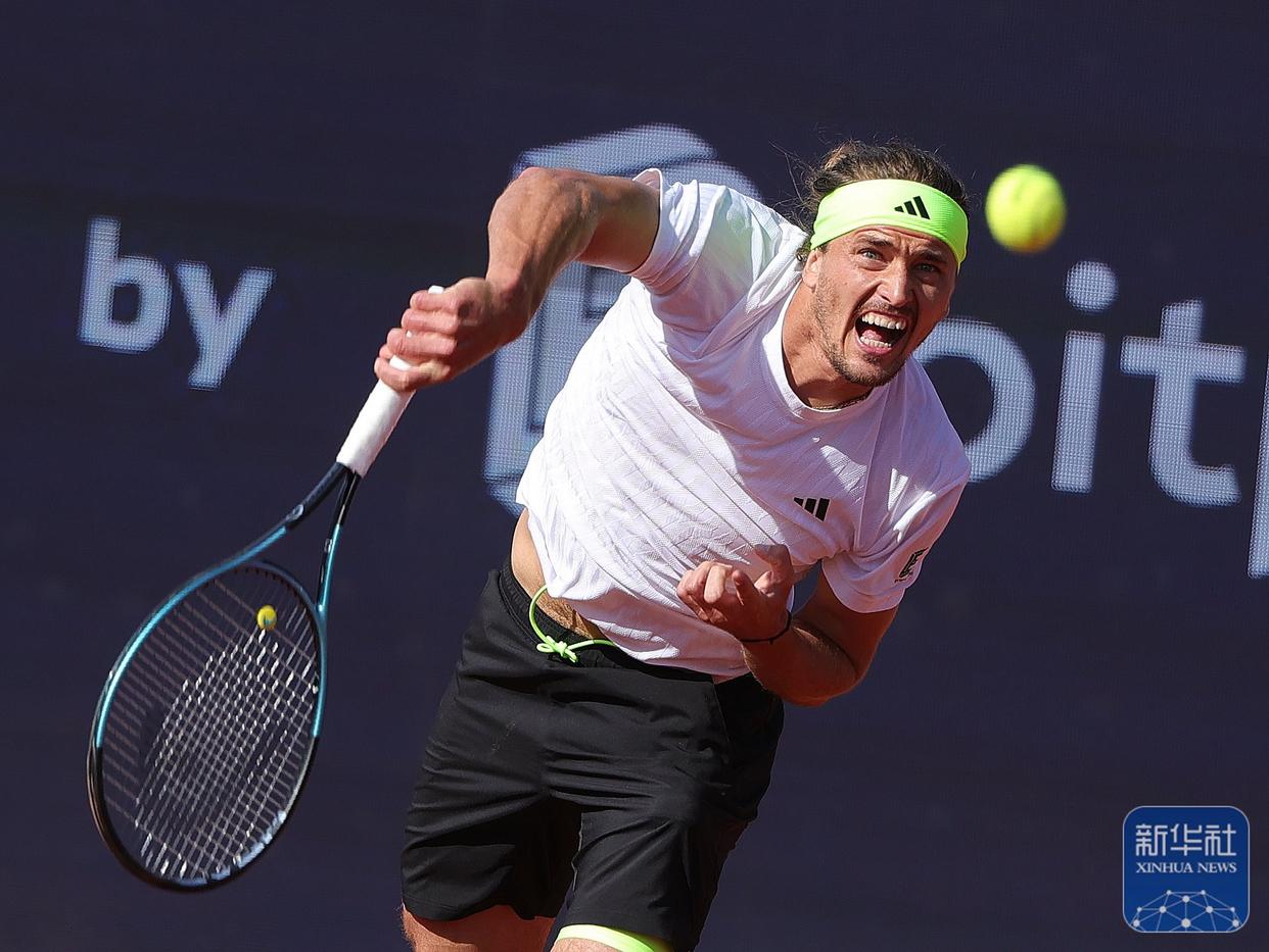 西班牙网球队轻取英国网球队，兹维列夫绝境逆转的简单介绍