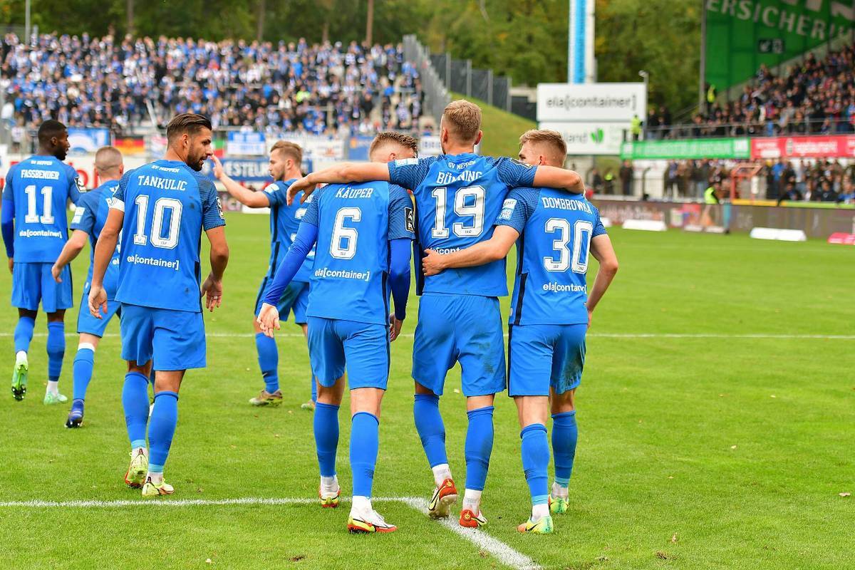 阿贾克斯凭借高效进攻获胜,锁定小组第二出线的简单介绍 阿贾克斯凭借高效进攻获胜,锁定小组第二出线的简单介绍