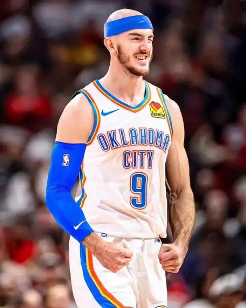 包含湖人后卫卡鲁索：我们有能力进军季后赛的词条