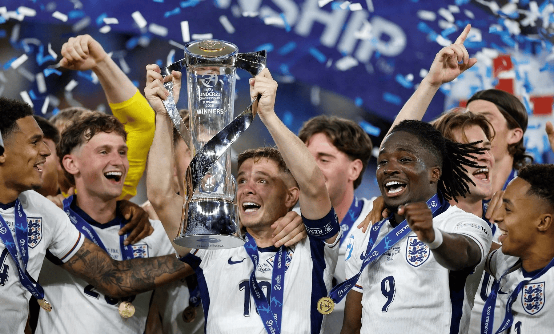 英格兰队成功晋级,乌克兰队痛失晋级机会的简单介绍 英格兰队成功晋级,乌克兰队痛失晋级机会的简单介绍