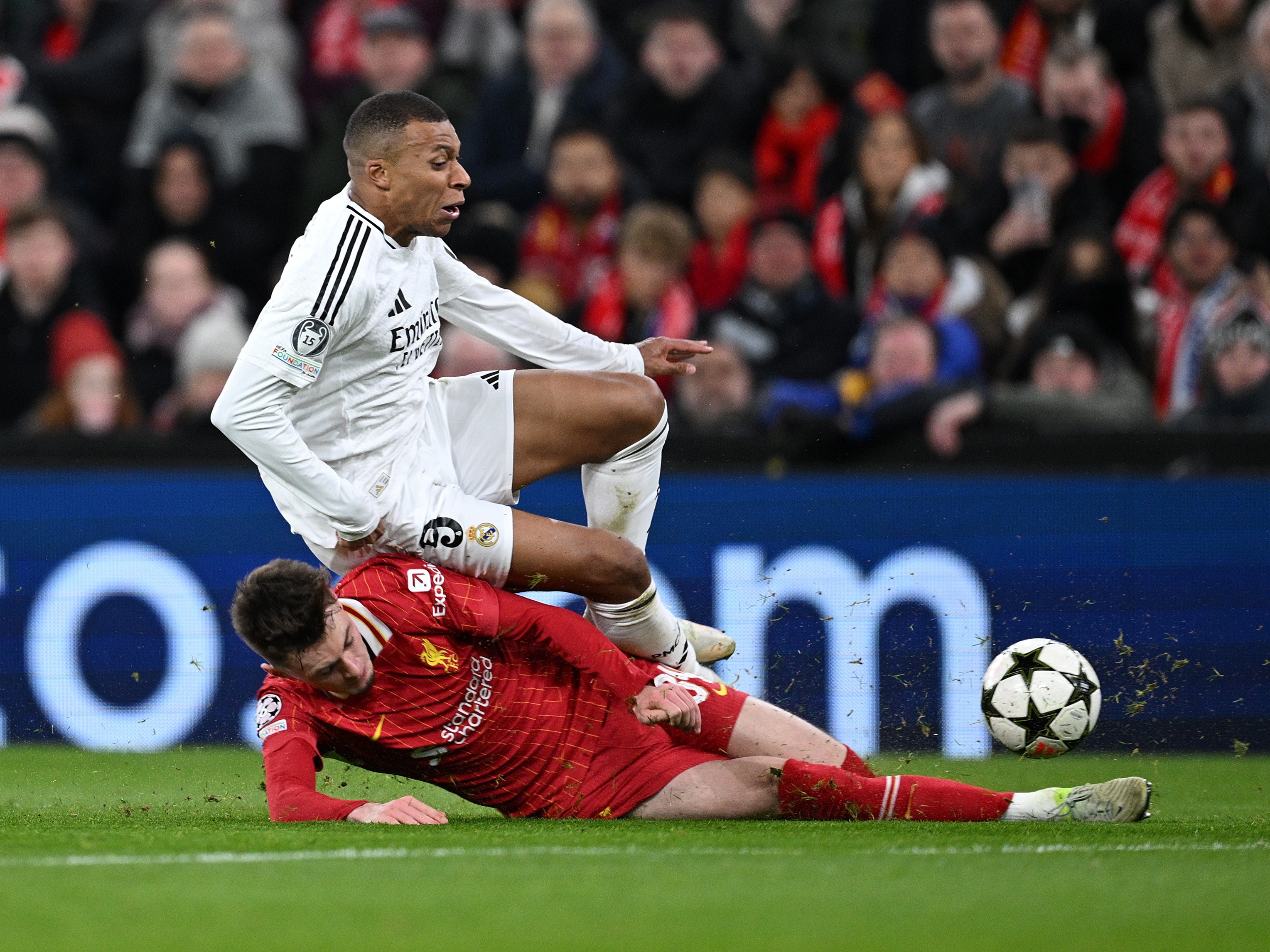 关于欧预赛对战盛况球员拼尽全力求胜的信息 关于欧预赛对战盛况球员拼尽全力求胜的信息