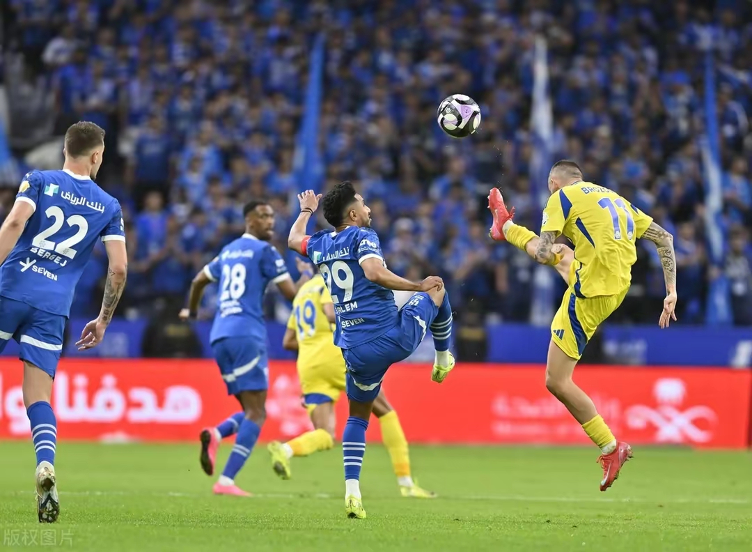 沙尔克客场战平对手取得平局 沙尔克客场战平对手取得平局