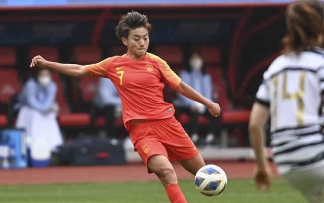 国际足坛中国队崭露头角，备受瞩目