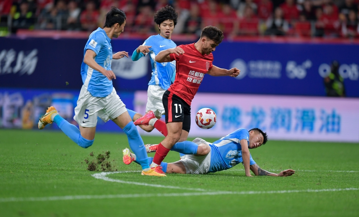 包含国内足球联赛中的较量对争激烈,赛场上热闹非凡的词条 包含国内足球联赛中的较量对争激烈,赛场上热闹非凡的词条