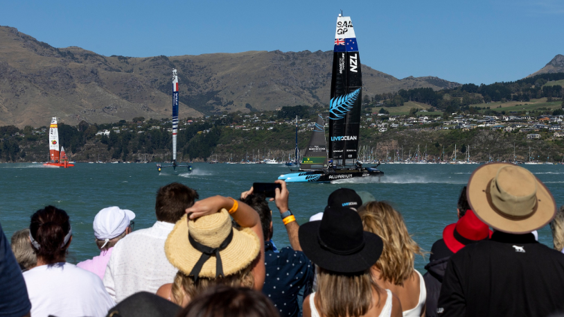 阿根廷选手在帆船比赛中取得领先位置的简单介绍