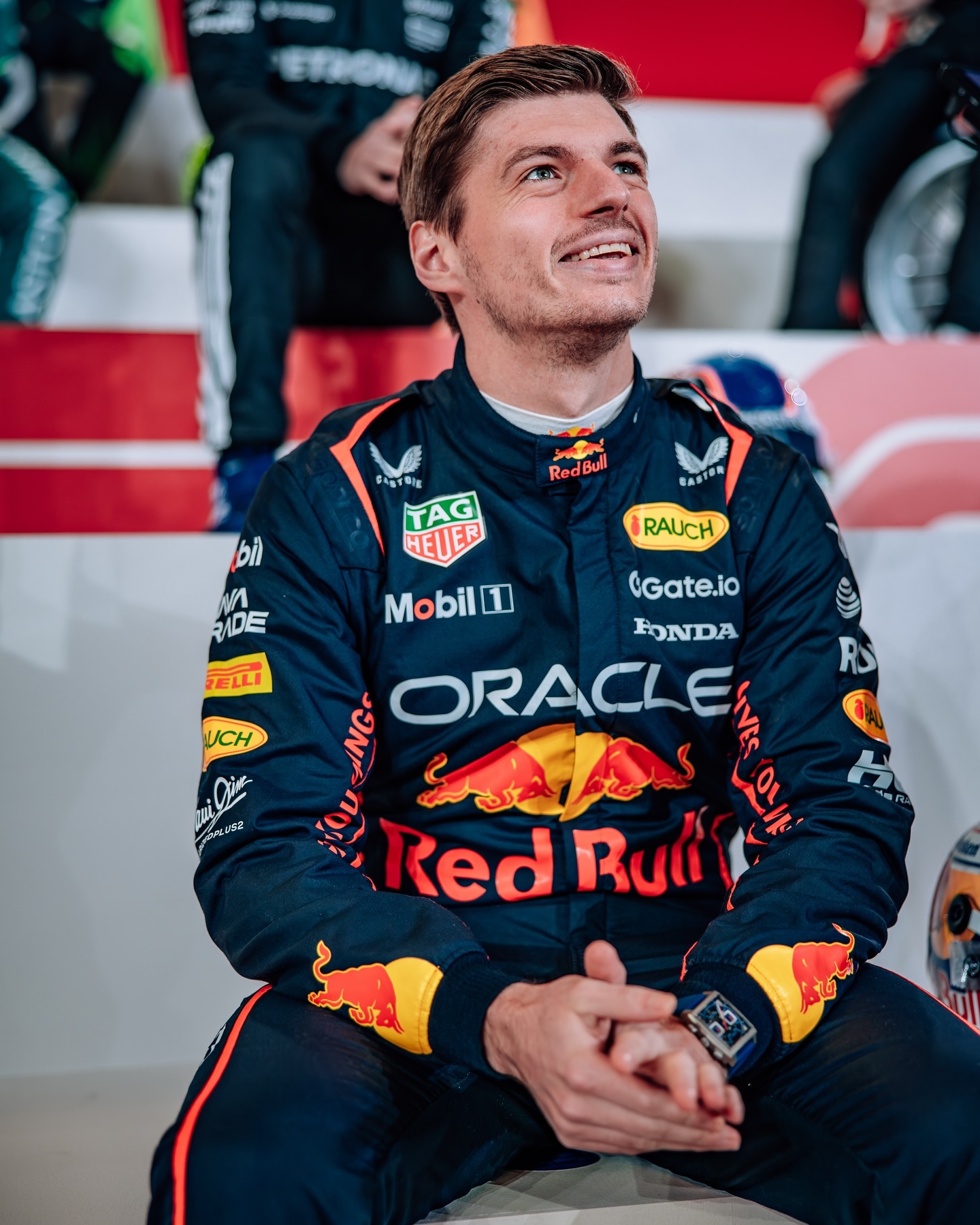 包含红牛二队横扫雷诺车队，拉塞尔状态火热的词条