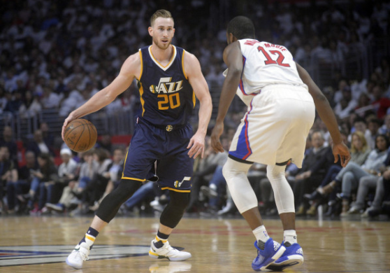 关于江苏队险胜爵士，保罗统治全场的信息