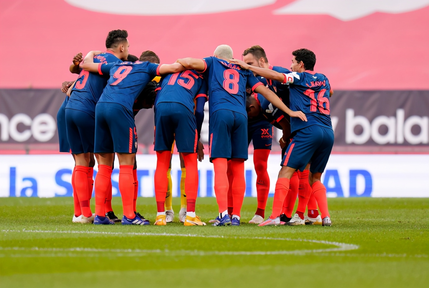 塞维利亚绝杀日本，奥亚尔萨瓦尔统治全场的简单介绍