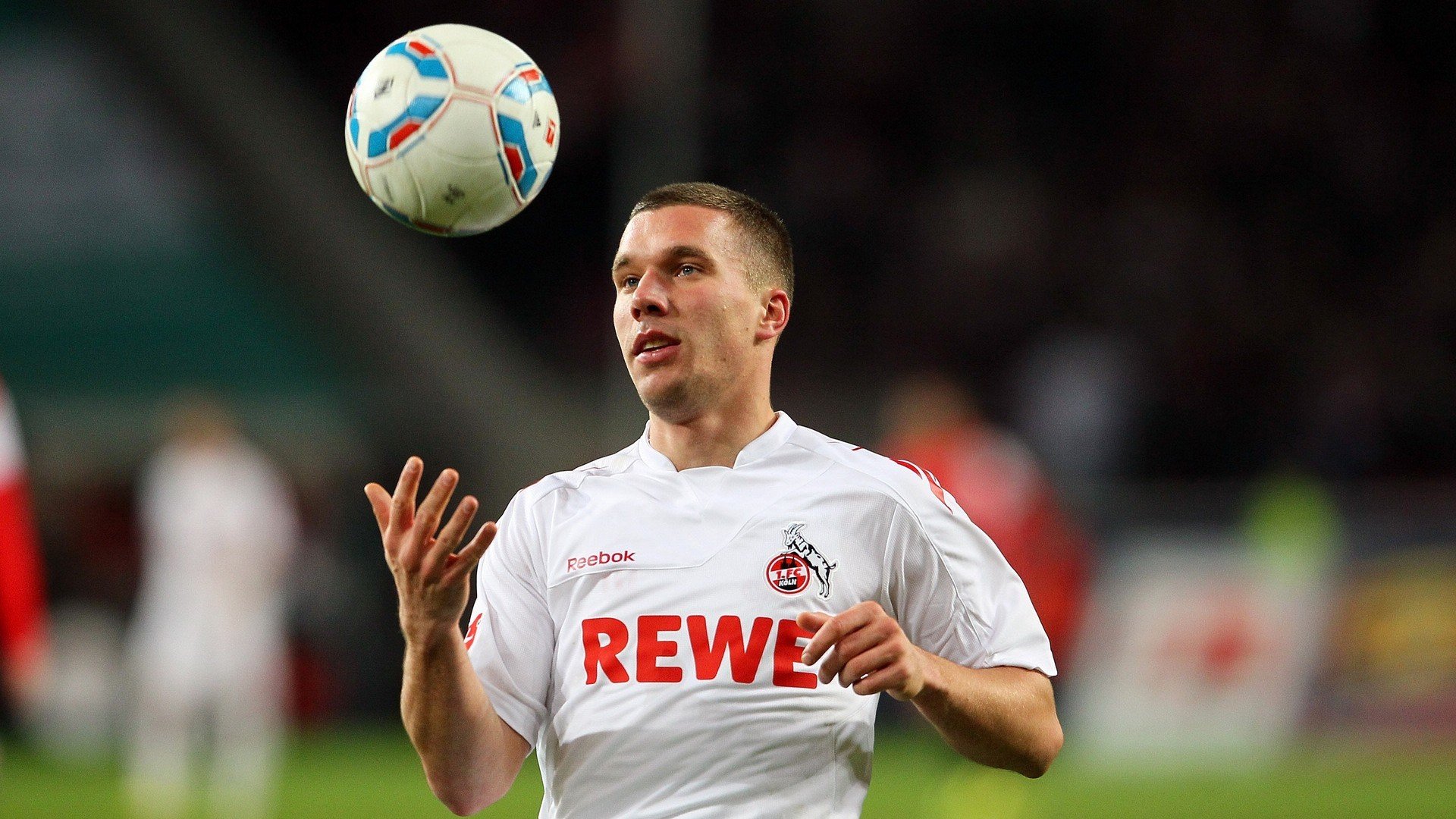 红牛二队轻取法拉利，维斯塔潘惊艳四座，一场颠覆传统的胜利